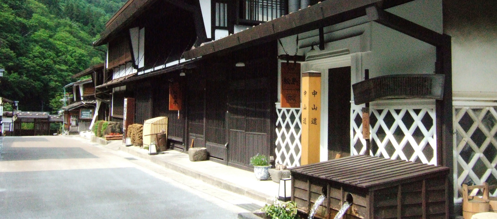 中山道古いまち並み（木曽町福島：上の段）