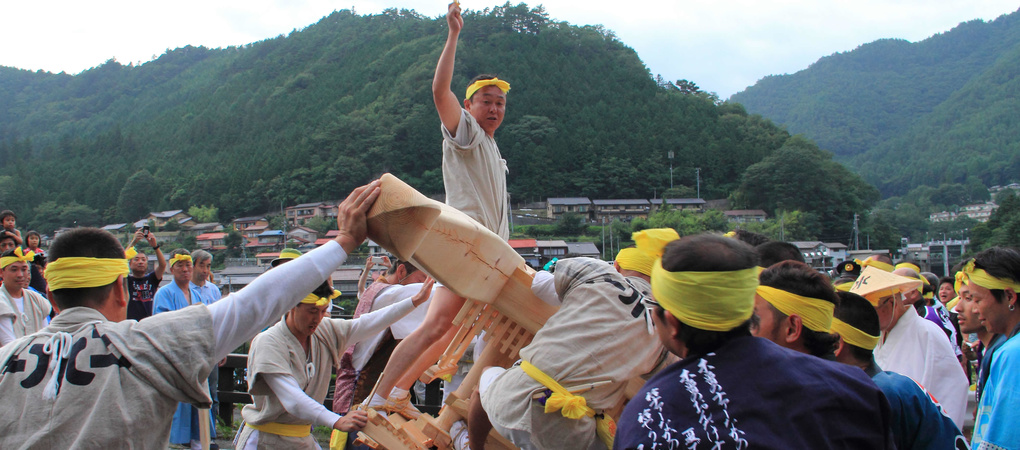 みこしまくり（木曽町福島）